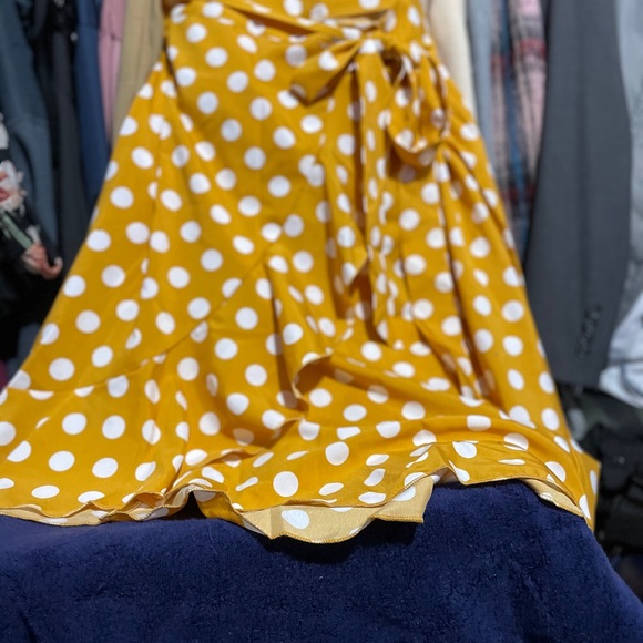 Women’s tie waist ruffle trim wrap skirt - Picture 4 of 4